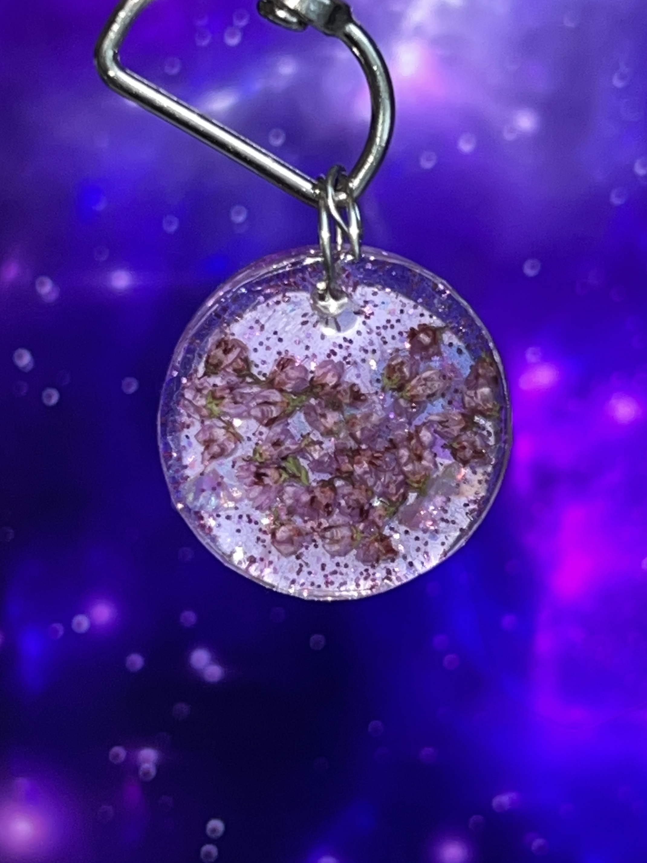 Early epoxy pendant