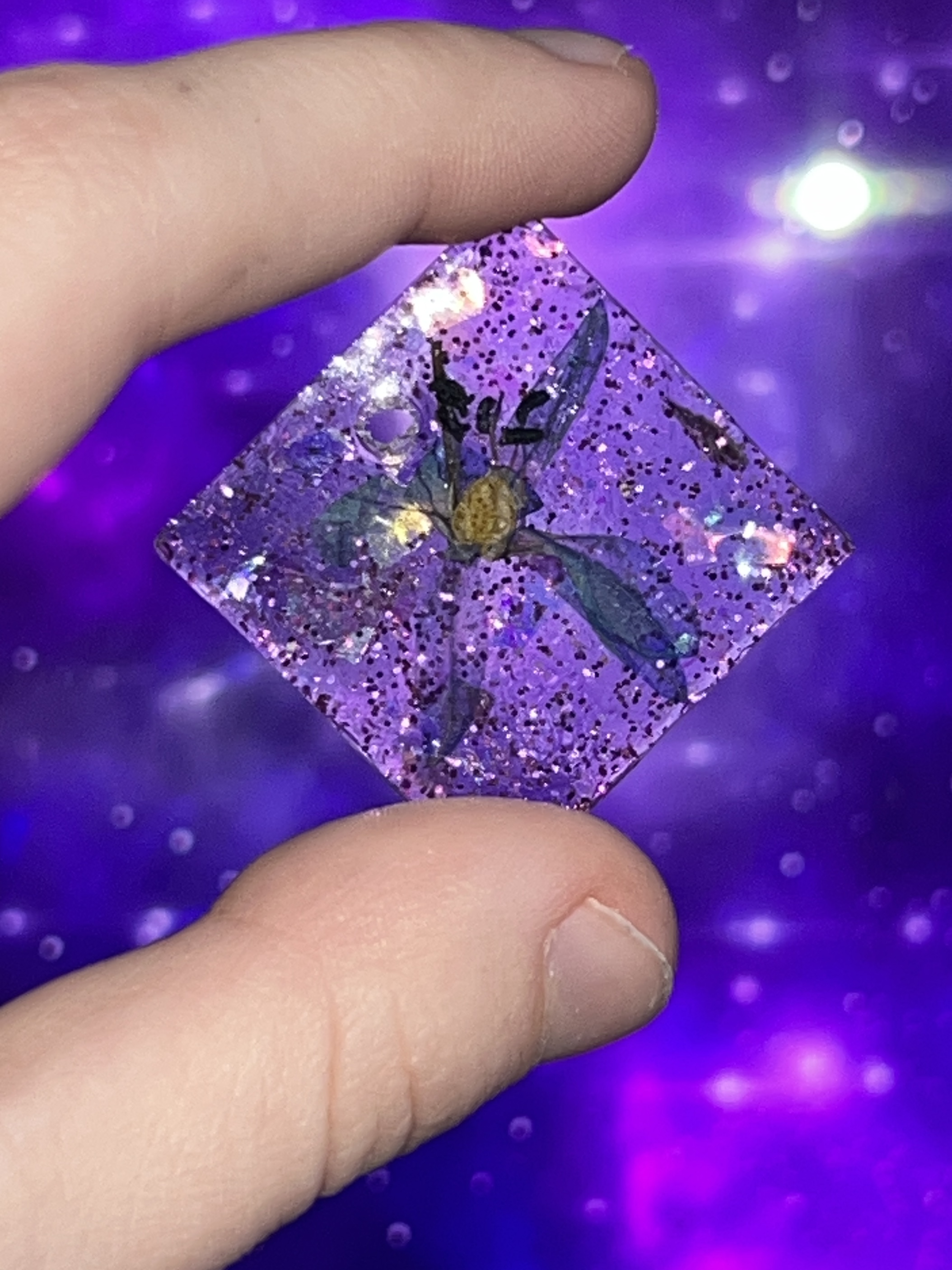 Early epoxy pendant
